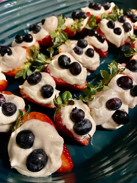 Cheesecake Stuffed Strawberries